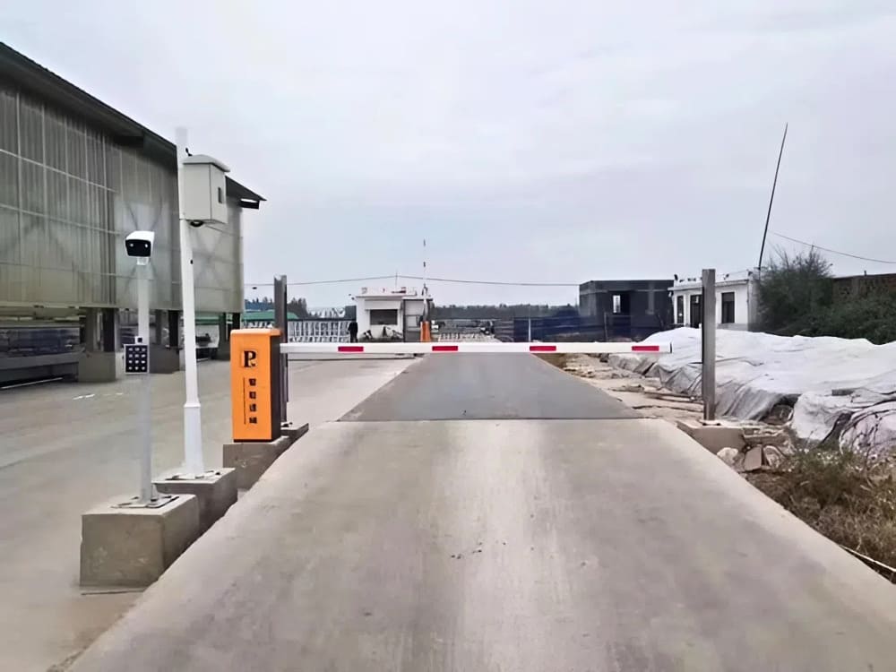 Barie trạm cân kết hợp cùng camera nhận diện biển số