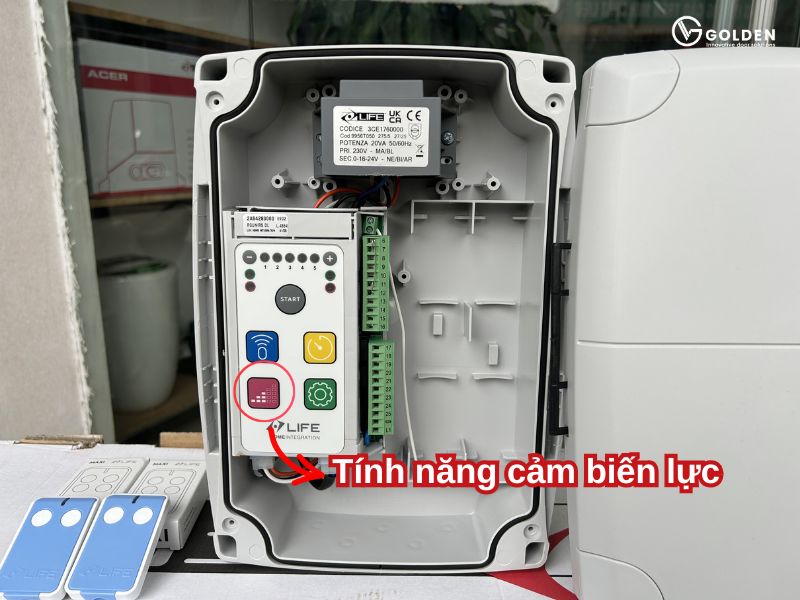 Cảm biến lực tích hợp trực tiếp trên động cơ hoặc mạch điều khiển