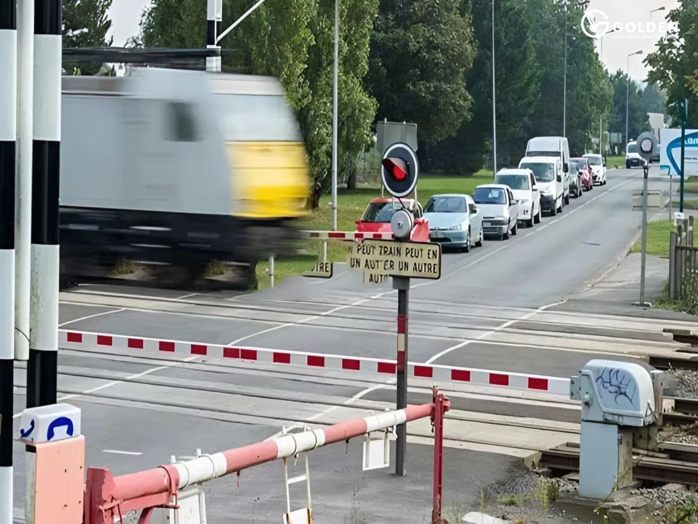 Barie chắn tàu đảm bảo an toàn giao thông