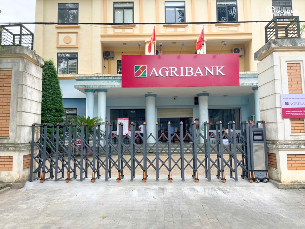 Cổng xếp hợp kim nhôm