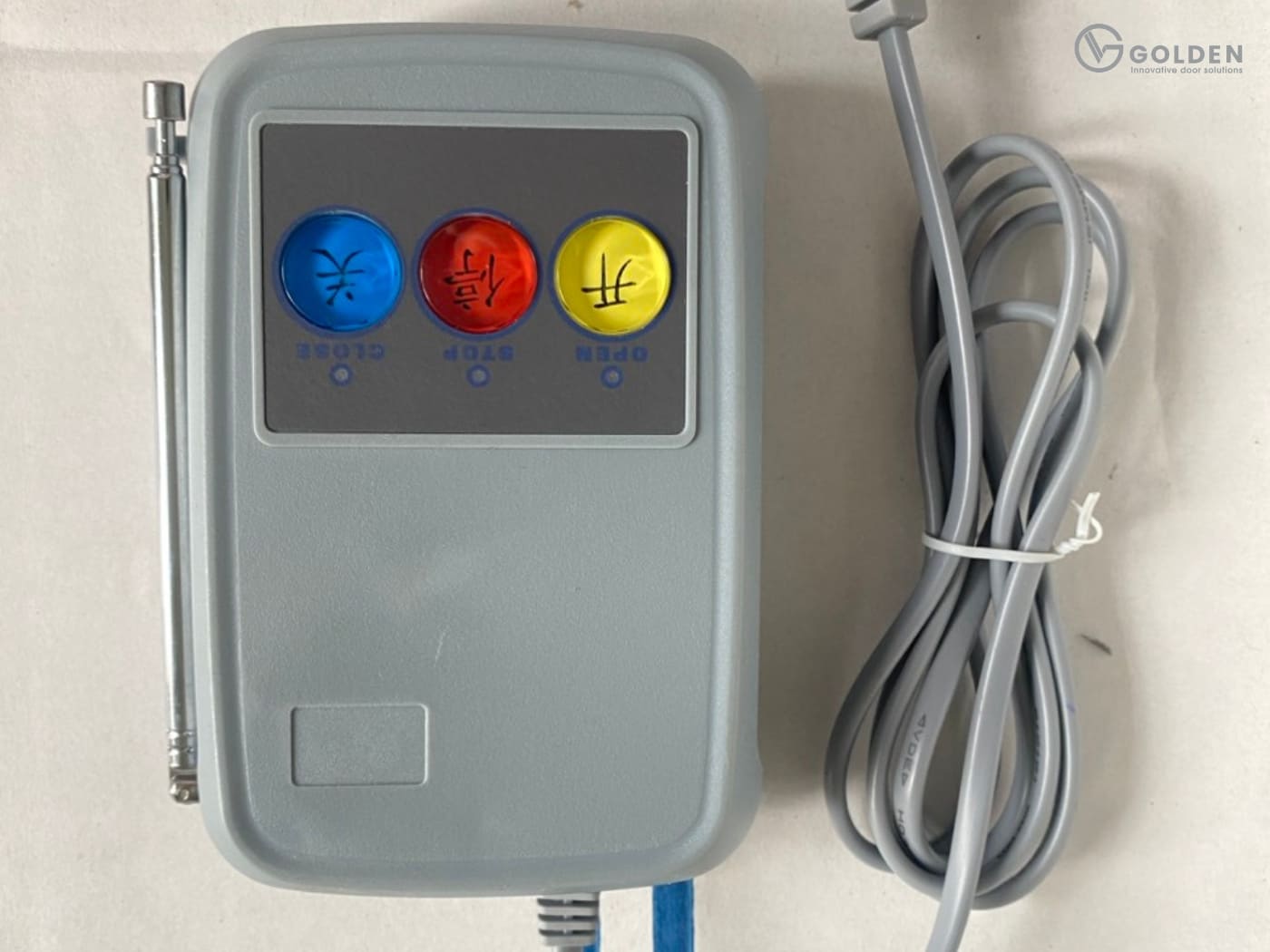 Điều khiển để bàn cổng xếp Bisen