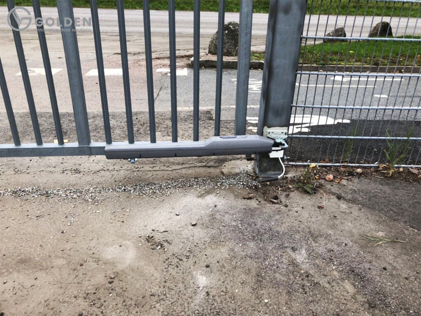 Hình ảnh motor cổng tay đòn Life OP5