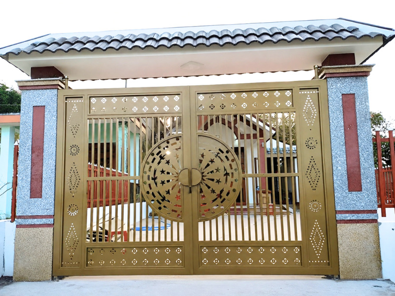 Hoa văn CNC sắc nét kết hợp ngói lợp hiện đại