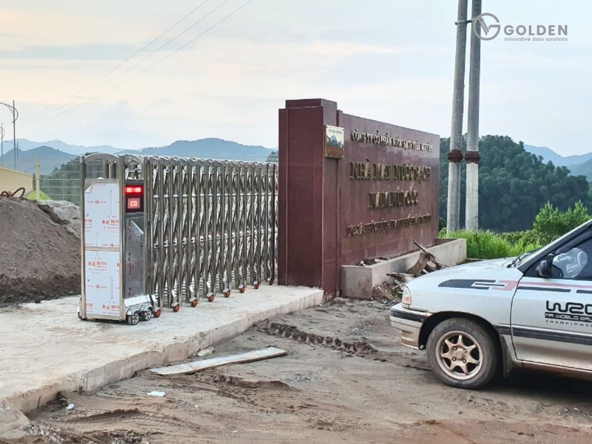 Làm nền bê tông là bước bắt buộc trước khi lắp cổng xếp