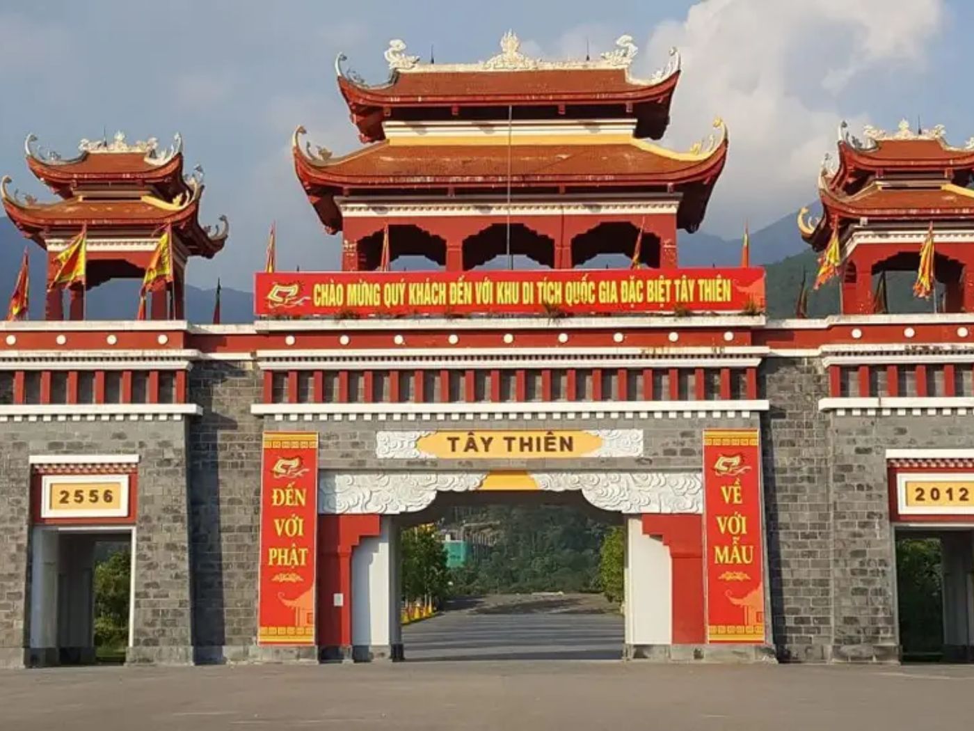 Cổng tam quan đẹp, mới