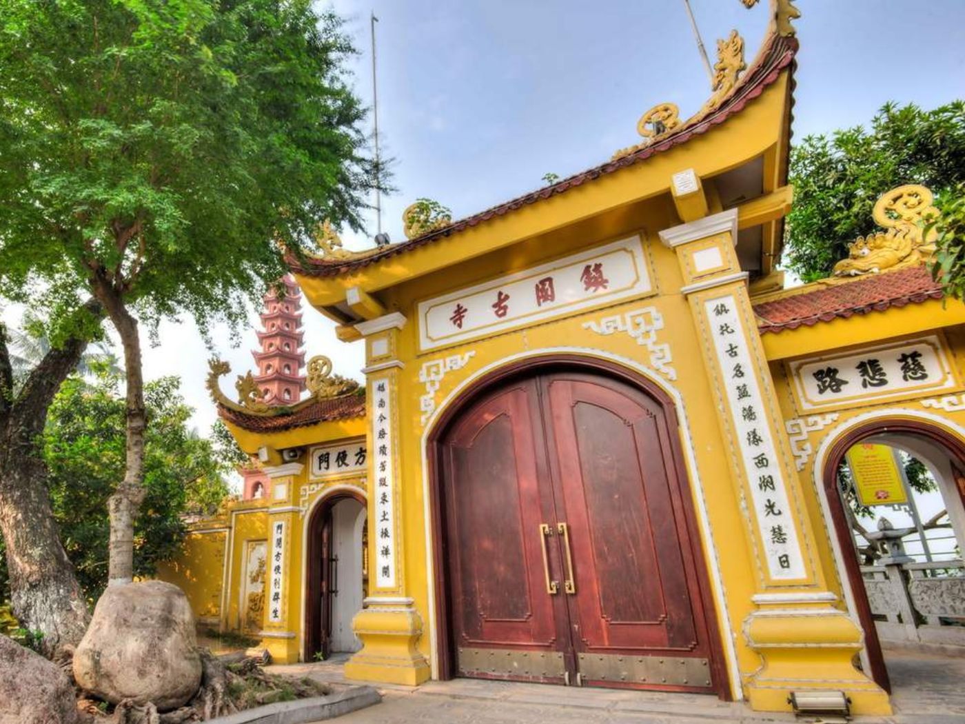 Mẫu cổng tam quan cho nhà chùa