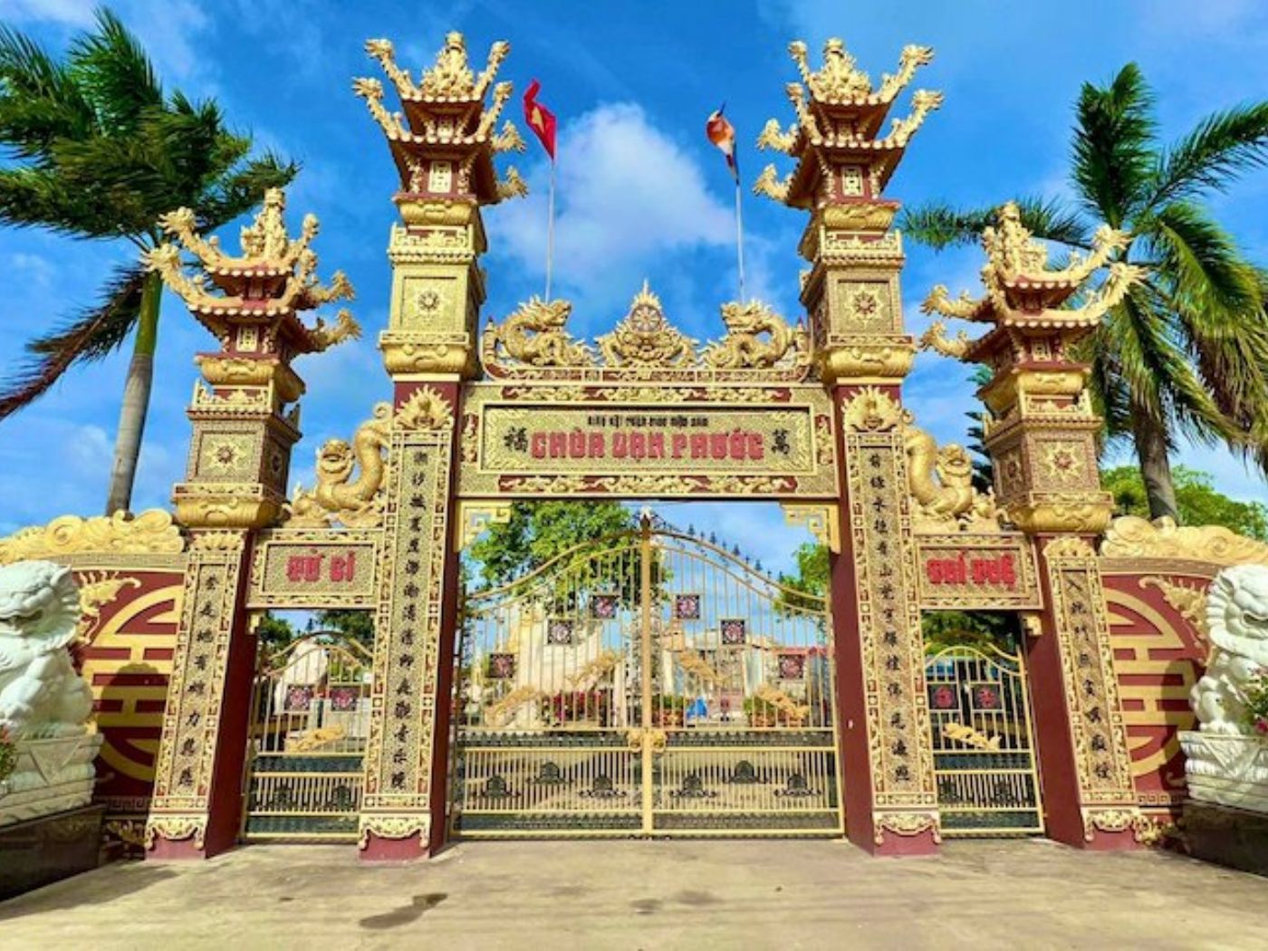 Mẫu cổng tam quan đẹp cho nhà chùa