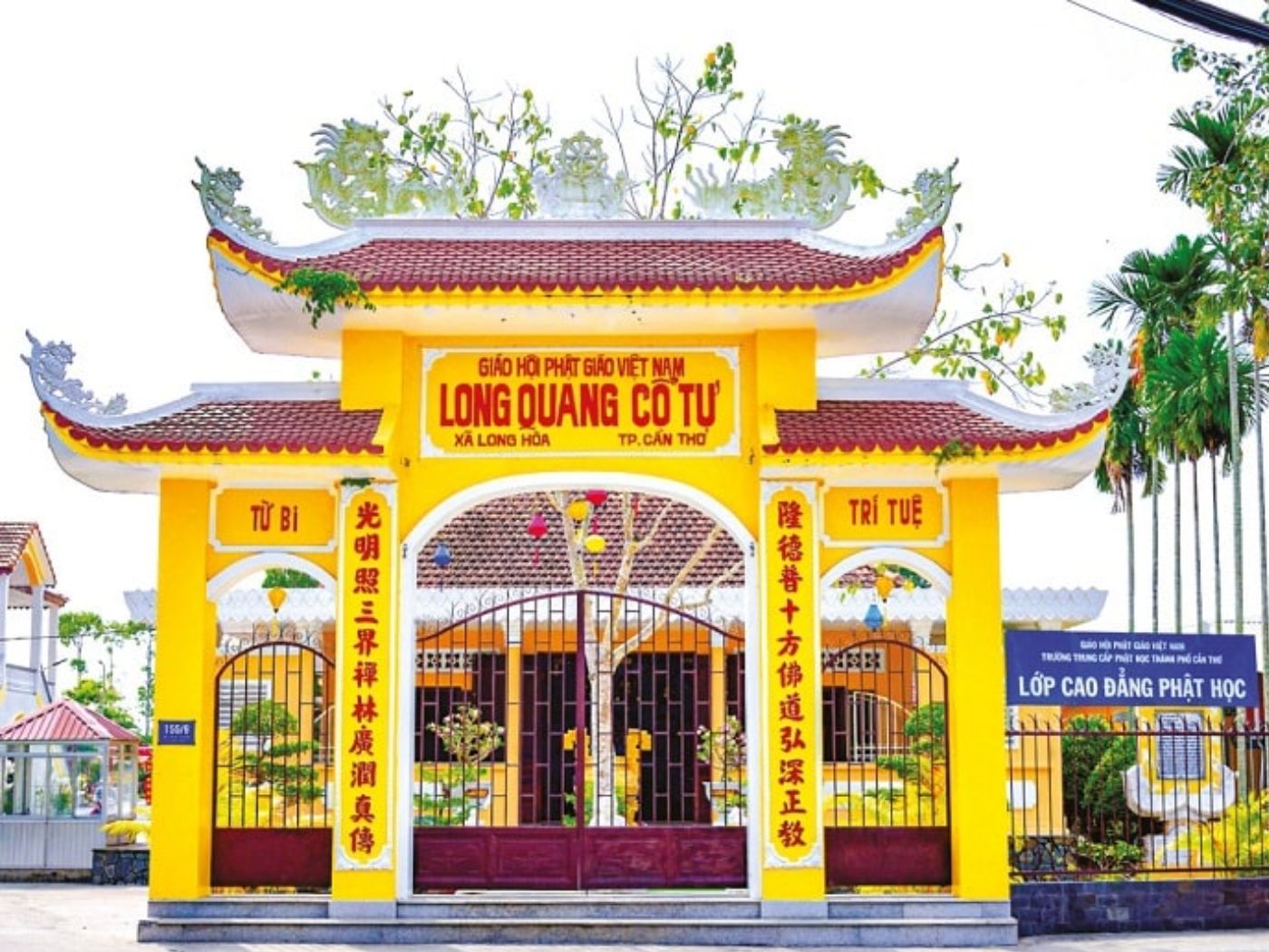 Mẫu cổng tam quan giữ nét đẹp truyền thống