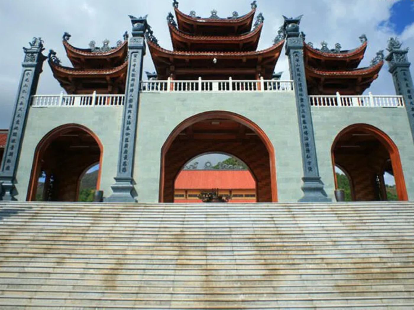 Mẫu cổng tam quan phù hợp công trình truyền thống